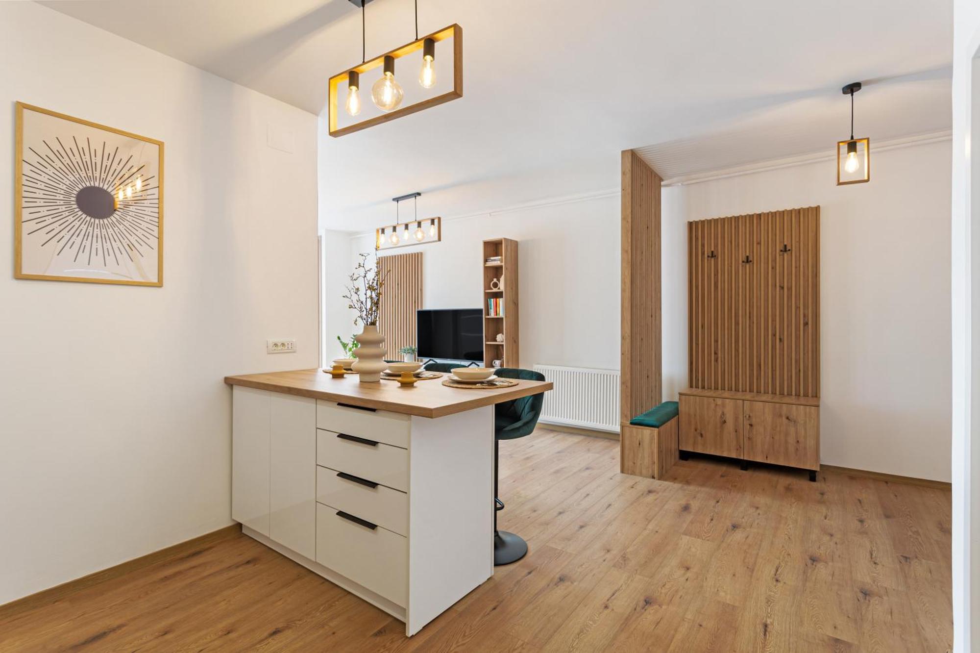 Marina Apartment Arad Buitenkant foto